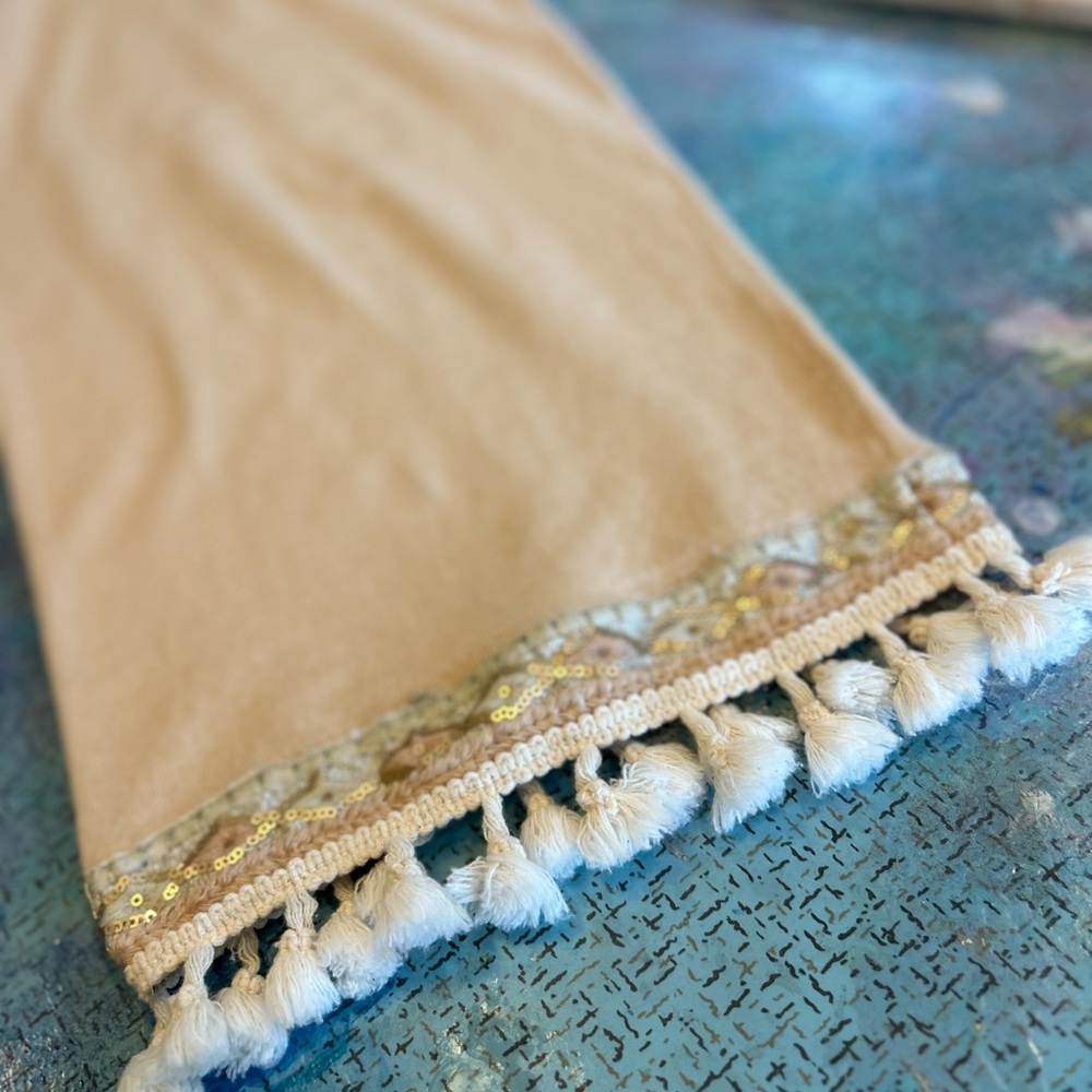 Soft Neutral Tassel Set - Picture 5 of 16